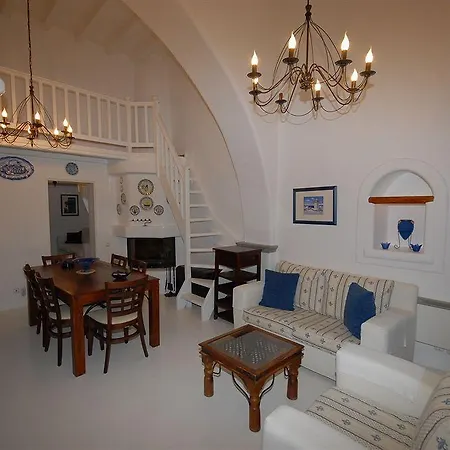 Peter's Arhontiko Mykonos Town